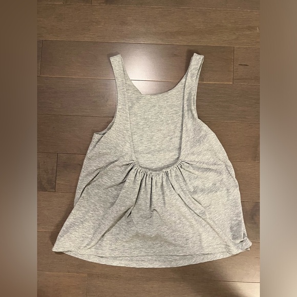 H&M open back Tank - Picture 3 of 3